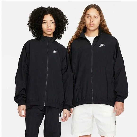 WOMEN'S NIKE SPORTSWEAR ESSENTIAL WINDRUNNER WOVEN JACKET - Picture 4 of 10